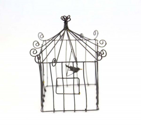 RUSTY MINI SQUARE BIRDHOUSE GARDEN DOME