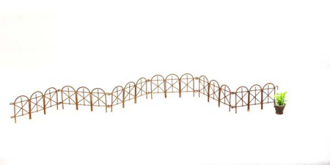 RUSTY MINIATURE WIRE 6 PIECE FENCE