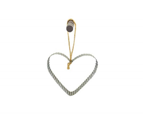 WEATHERED LOOK CORRUGATED HEART CUT OUT