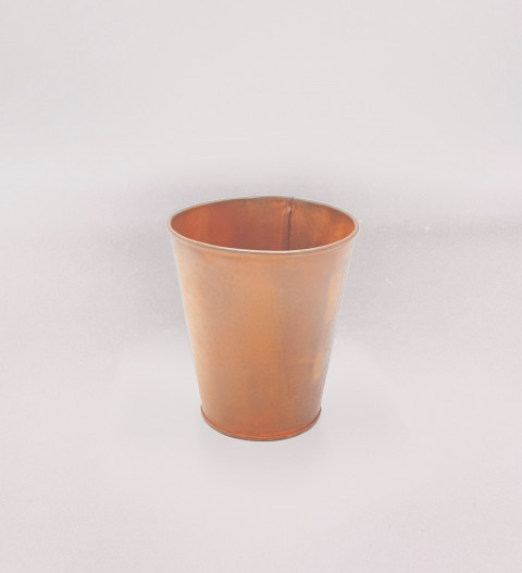 MEDIUM RUSTY BUCKET WITH NO HANDLES