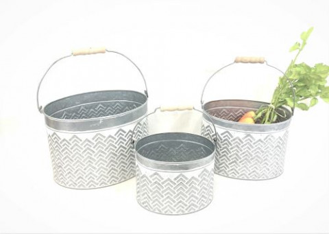 WHITE WASH OVAL CANISTER W/WOOD HANDLES