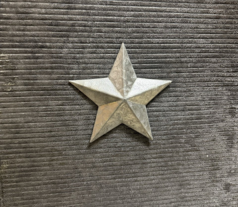 LARGE WEATHERED LOOK MAGNETIC STAR