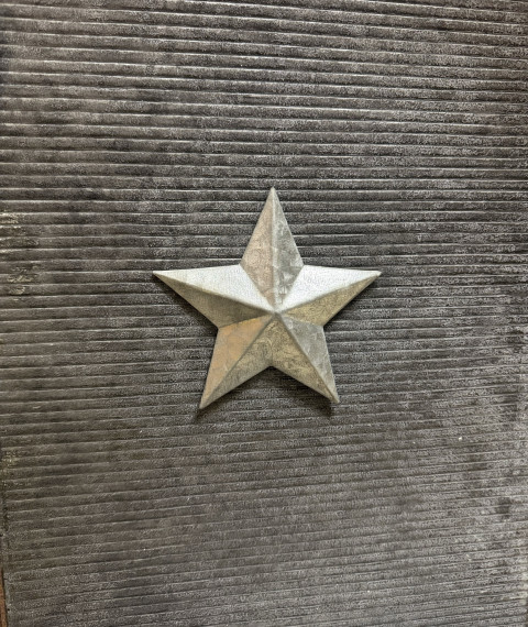 SMALL WEATHERED LOOK MAGNETIC STAR