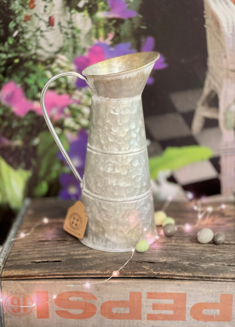 WHITEWASH TIN PITCHER WITH WAHSED HANDLE 12.5"H