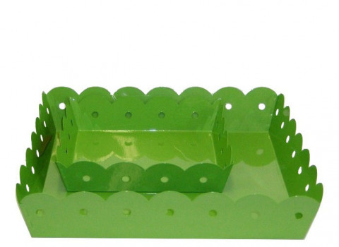 LIME GREEN ENAMEL SCALLOPED SQUARE TRAY S/2 L:2 1/2X14 S:2X9